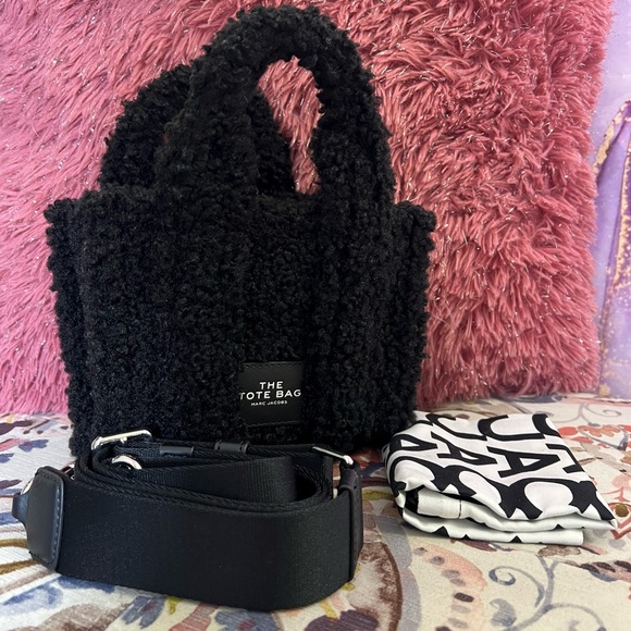 ❌SOLD❌ Marc Jacobs The Mini Teddy Tote Bag - Picture 1 of 6